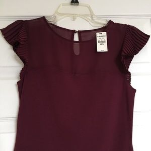 NWT EXPRESS MAROON TEE XS